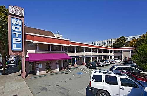 Town House Motel