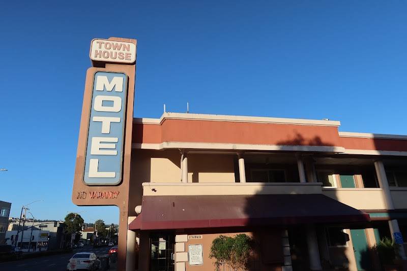 Town House Motel